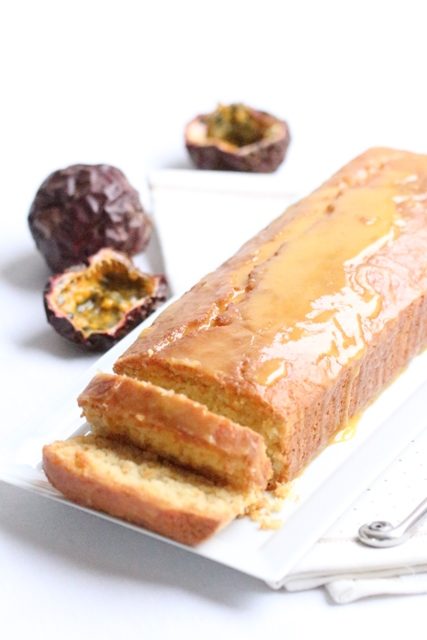 cake-a-la-noix-de-coco-glacage-au-fruit-de-la-passion-1